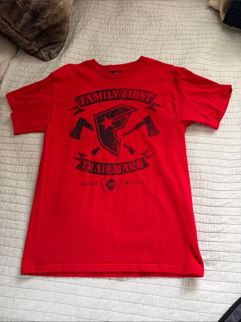 Famous stars in straps Y2K red, cotton graphic T-shirt, medium men’s